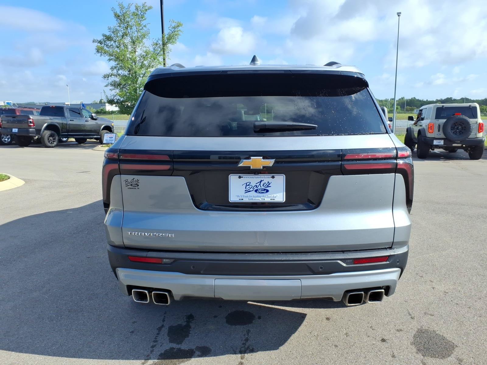 Used 2026 Chevrolet Traverse LT FWD image 4