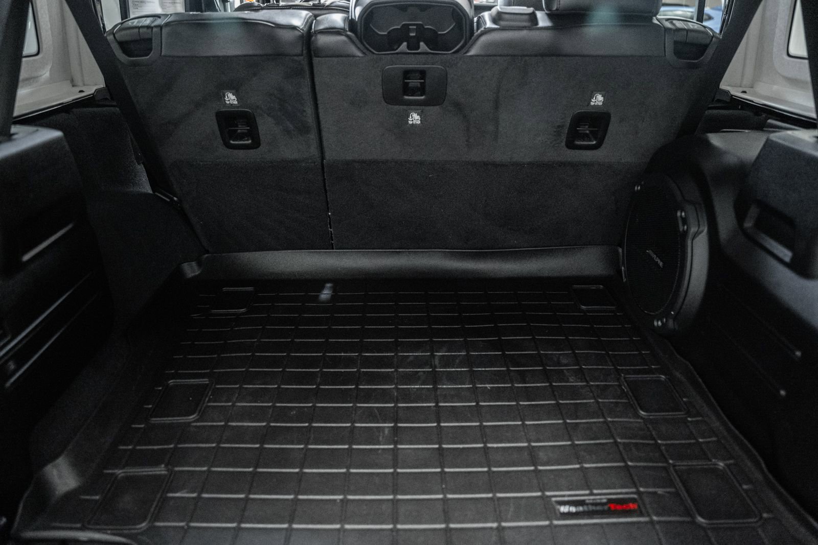 Used 2021 Jeep Wrangler Unlimited Sahara w/ Uconnect 4C Nav & Sound Group AWD/4WD image 8