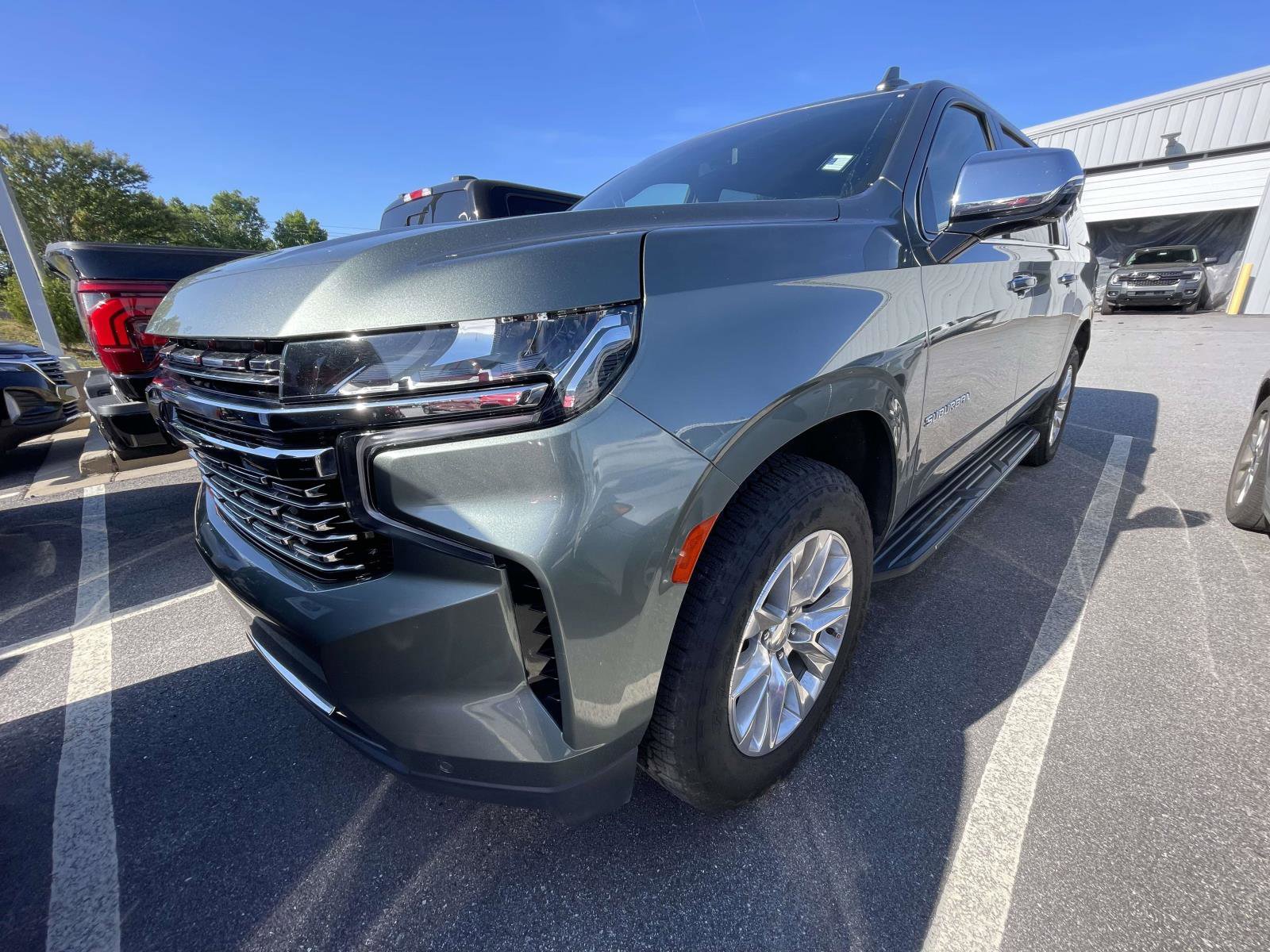 Used 2023 Chevrolet Suburban Premier RWD image 6