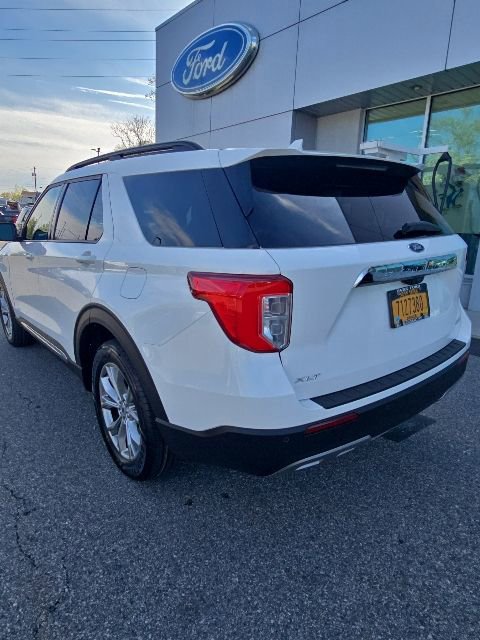 Certified 2023 Ford Explorer XLT w/ Equipment Group 202A AWD/4WD image 3