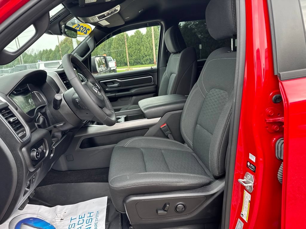 Used 2025 RAM 1500 Big Horn AWD/4WD image 10