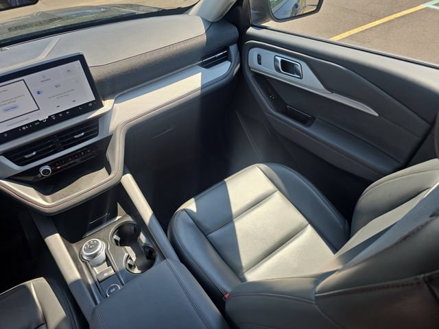 Certified 2025 Ford Explorer Active w/ Active Comfort Package AWD/4WD image 27