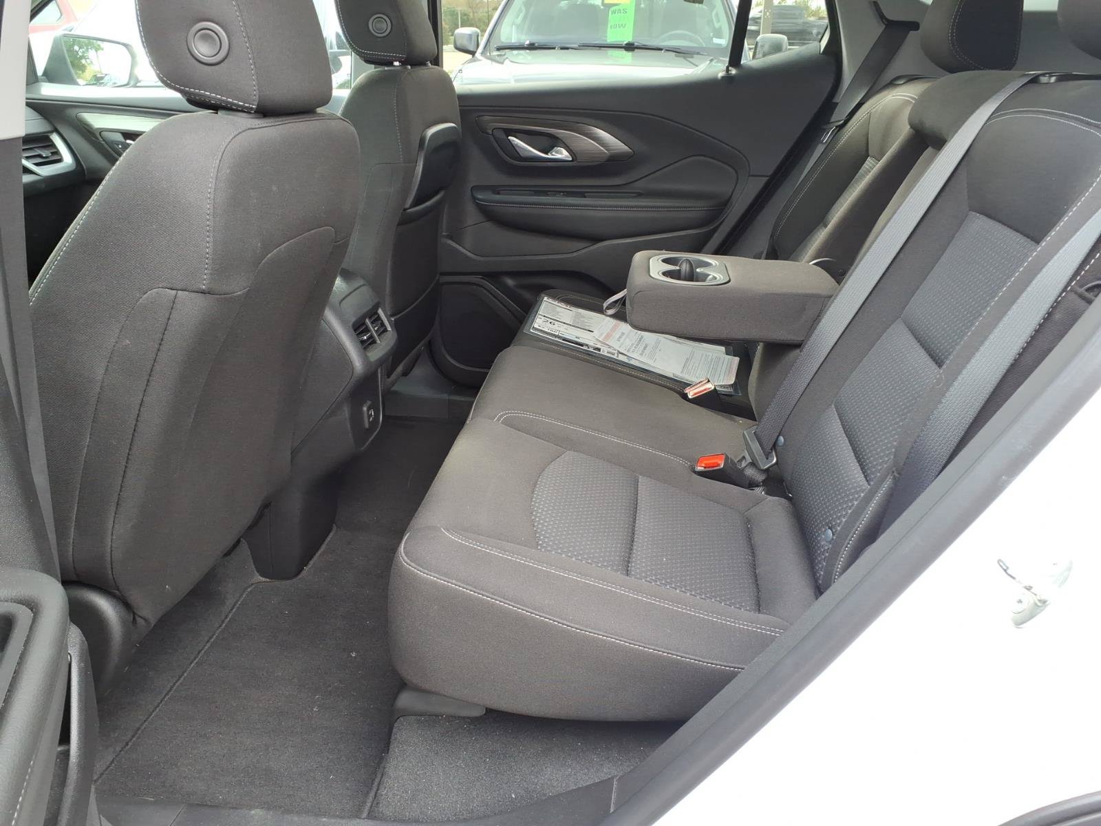 Used 2024 GMC Terrain SLE w/ Driver Convenience Package FWD image 22