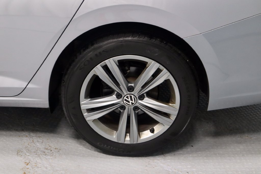 Used 2024 Volkswagen Jetta SE FWD image 19