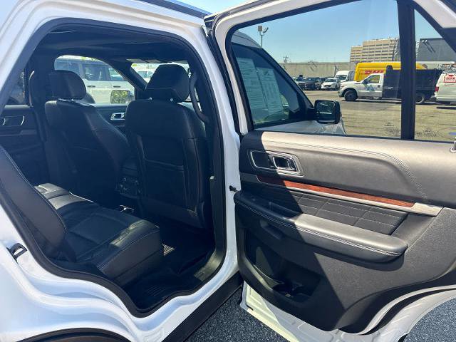 Certified 2017 Ford Explorer Platinum AWD/4WD image 9