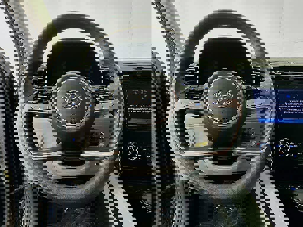 Used 2022 Hyundai Tucson SE image 18