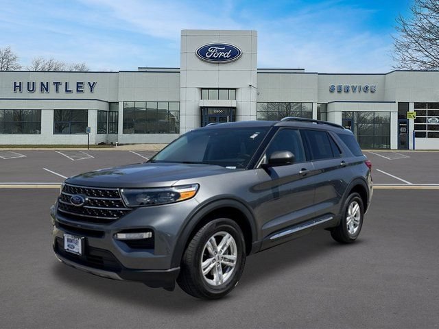 Certified 2024 Ford Explorer XLT w/ Equipment Group 202A AWD/4WD image 1