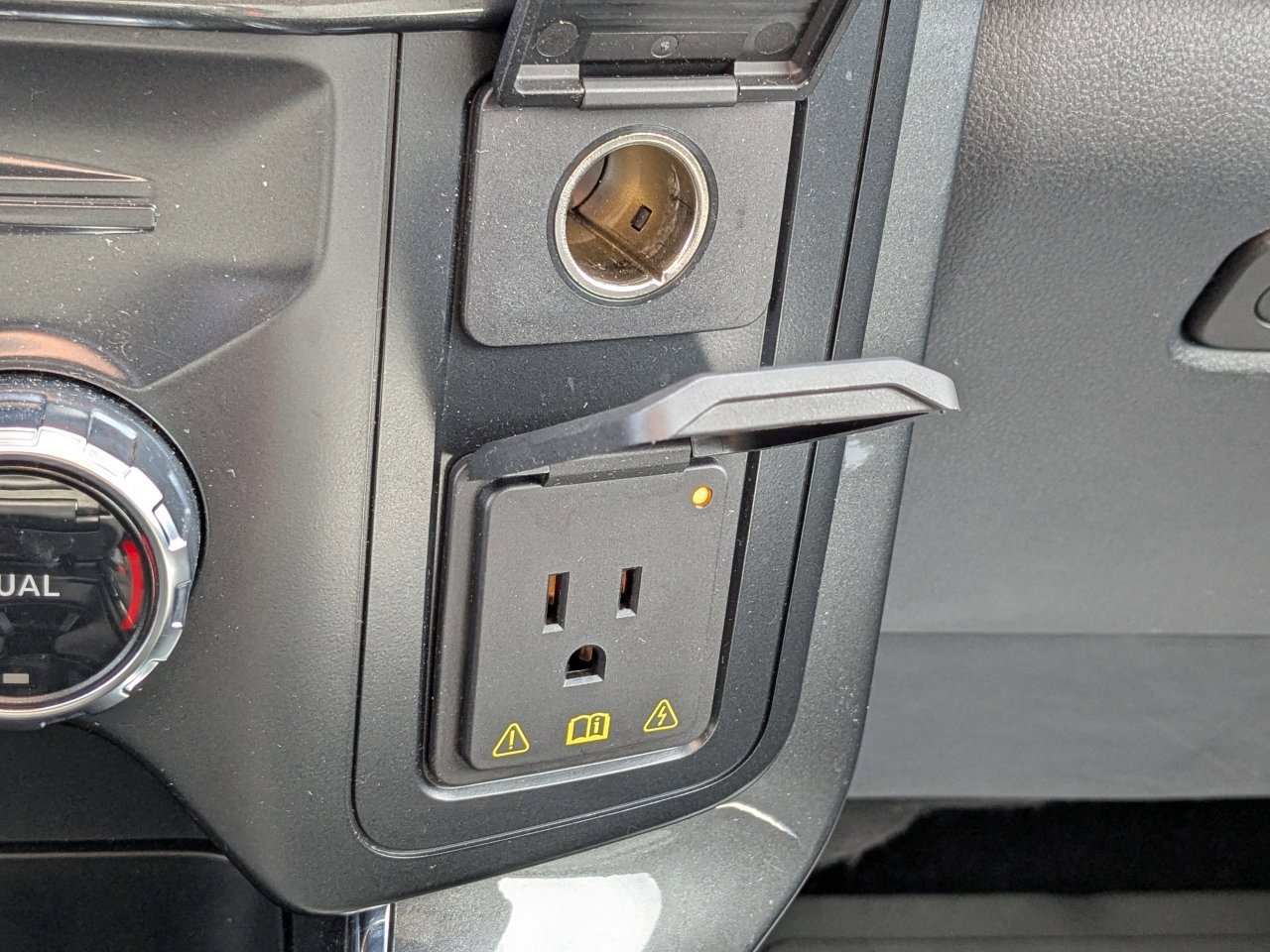 Certified 2022 Ford F150 XLT w/ Equipment Group 302A High image 28