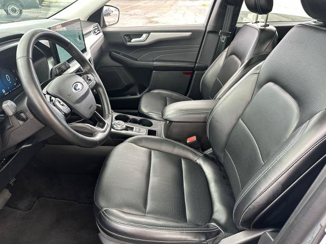 Certified 2025 Ford Escape Platinum AWD/4WD image 24