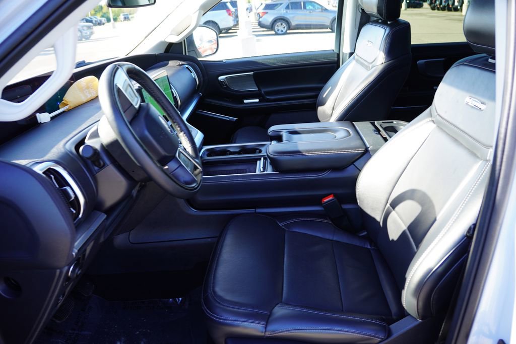 Certified 2025 Ford Expedition Platinum AWD/4WD image 16