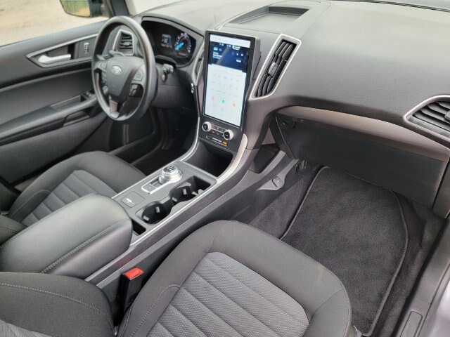 Certified 2024 Ford Edge SE w/ Black Appearance Package AWD/4WD image 25