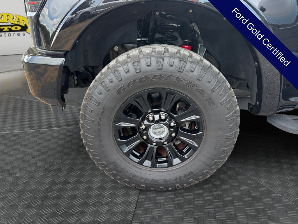 Certified 2022 Ford F350 Lariat w/ Tremor Off-Road Package AWD/4WD image 19