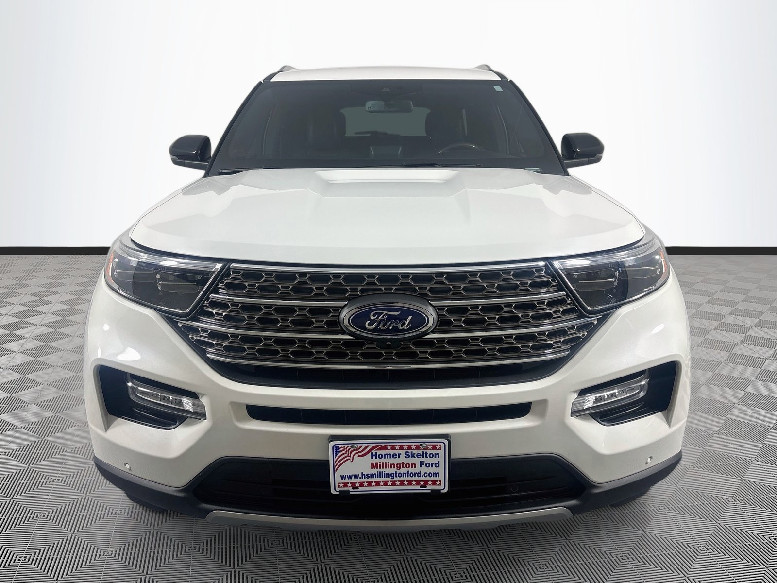 Certified 2023 Ford Explorer King Ranch w/ Technology Package AWD/4WD image 2
