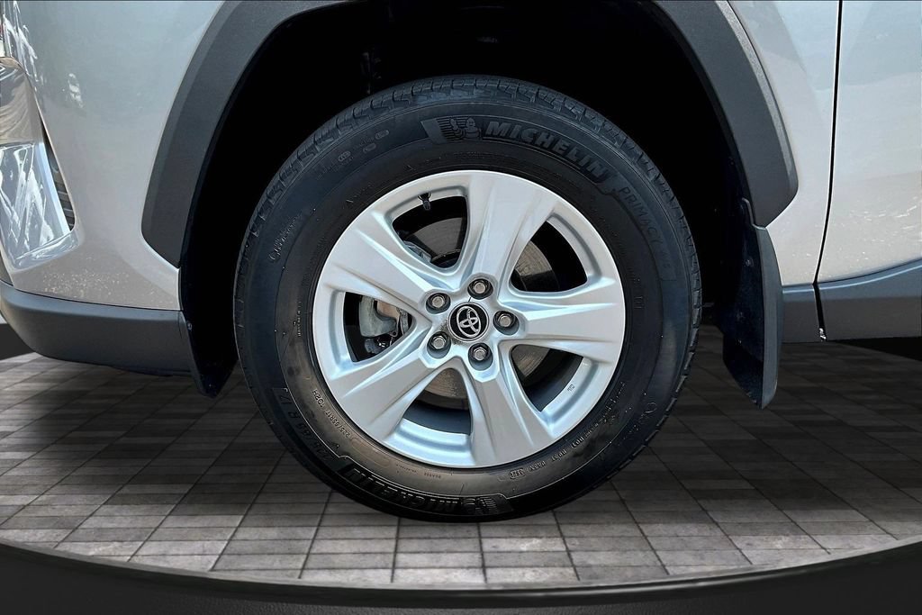 Used 2021 Toyota RAV4 XLE w/ Convenience Package AWD/4WD image 37