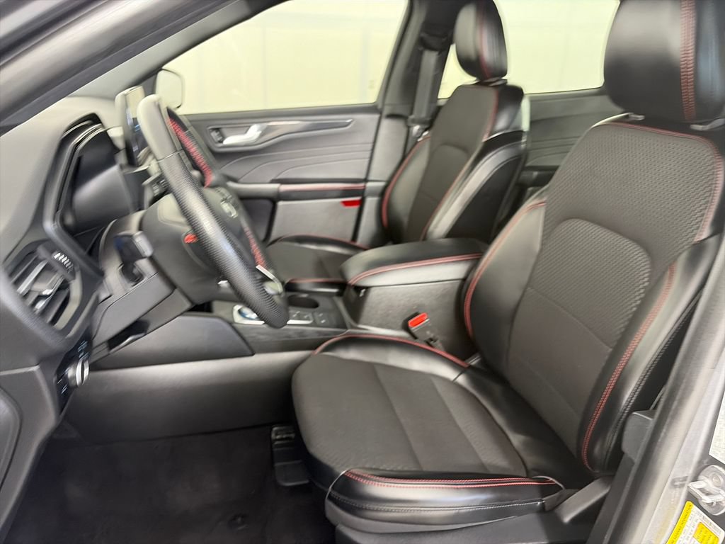 Certified 2024 Ford Escape ST-Line AWD/4WD image 11