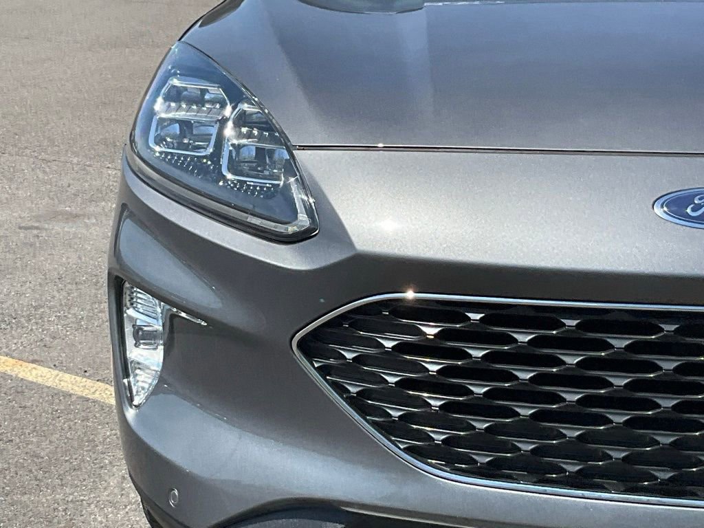 Certified 2021 Ford Escape Titanium w/ Class II Trailer Tow Package image 2