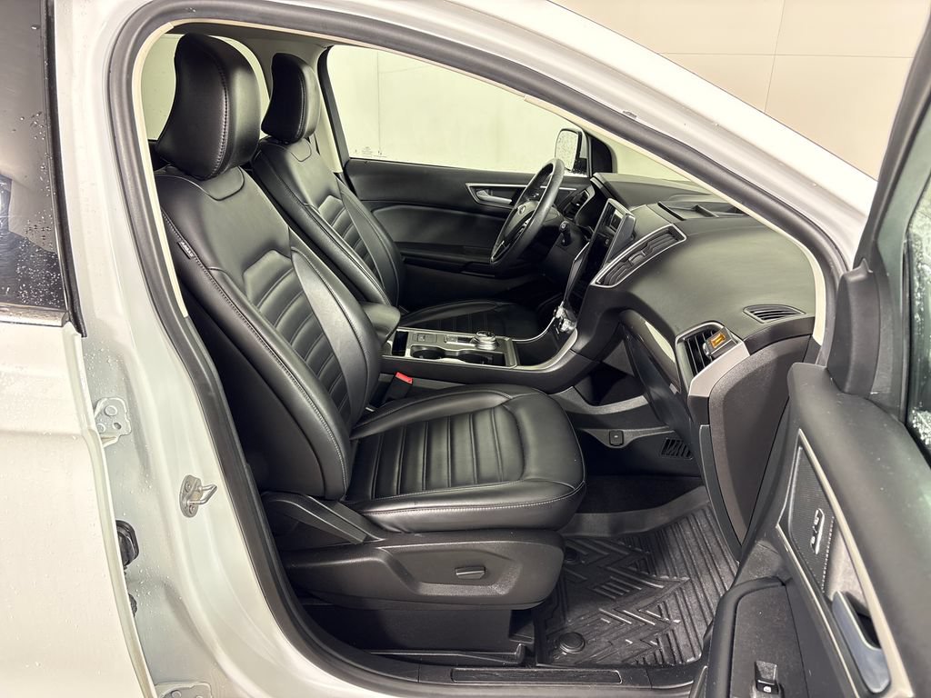 Certified 2024 Ford Edge SEL AWD/4WD image 7