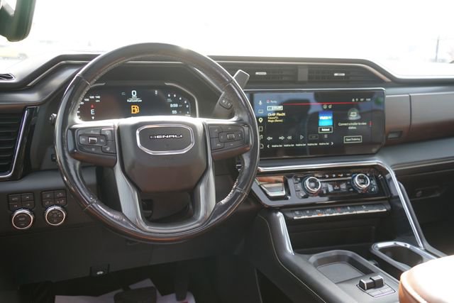 Used 2024 GMC Sierra 3500 Denali Ultimate AWD/4WD image 10