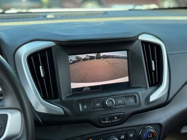 Used 2024 GMC Terrain SLE w/ Driver Convenience Package AWD/4WD image 3