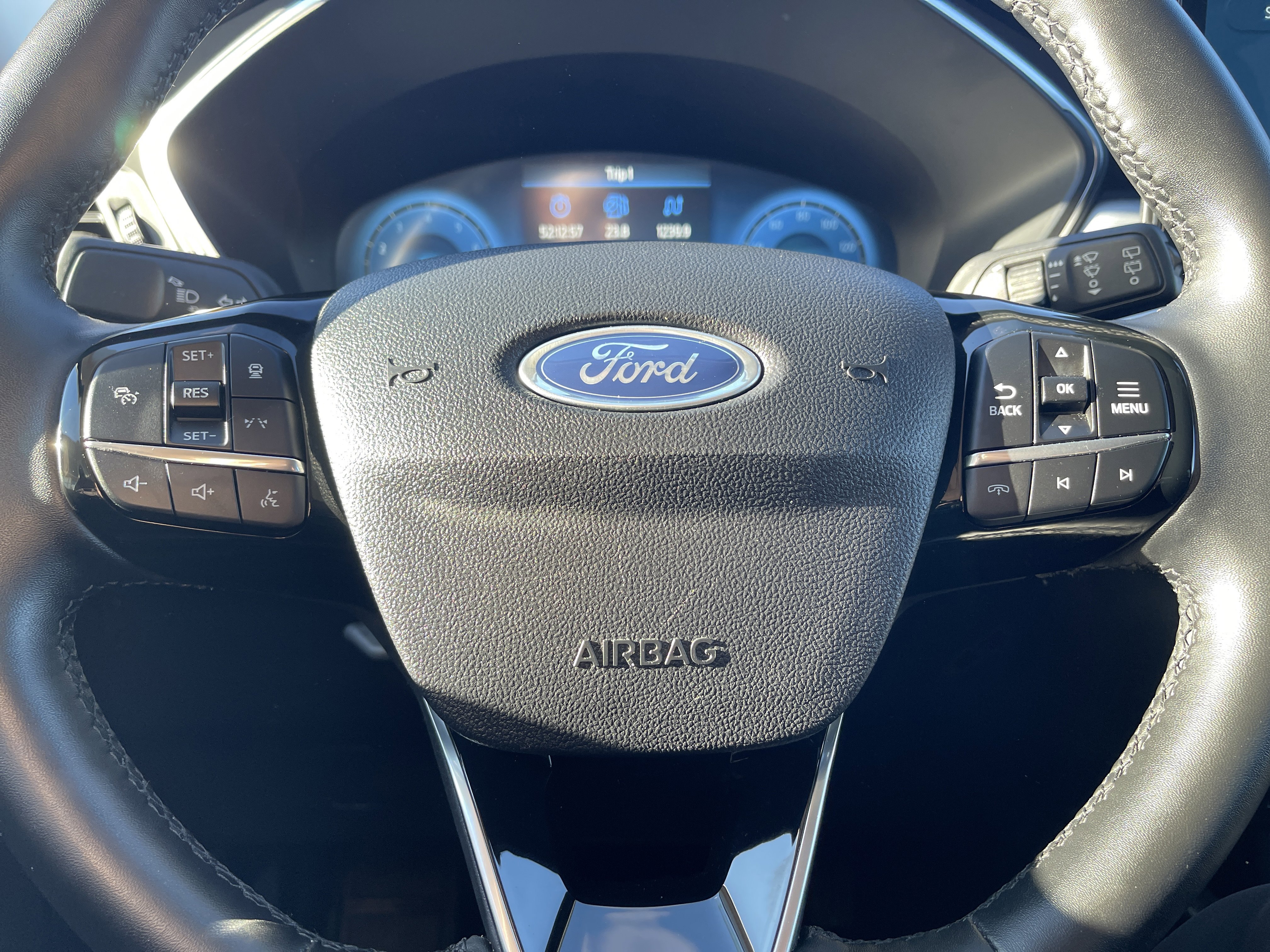 Certified 2025 Ford Escape Platinum AWD/4WD image 16