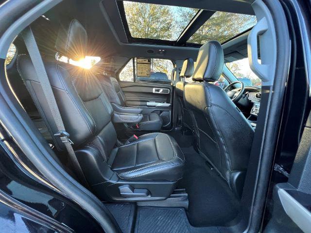 Certified 2022 Ford Explorer XLT w/ Equipment Group 202A image 31