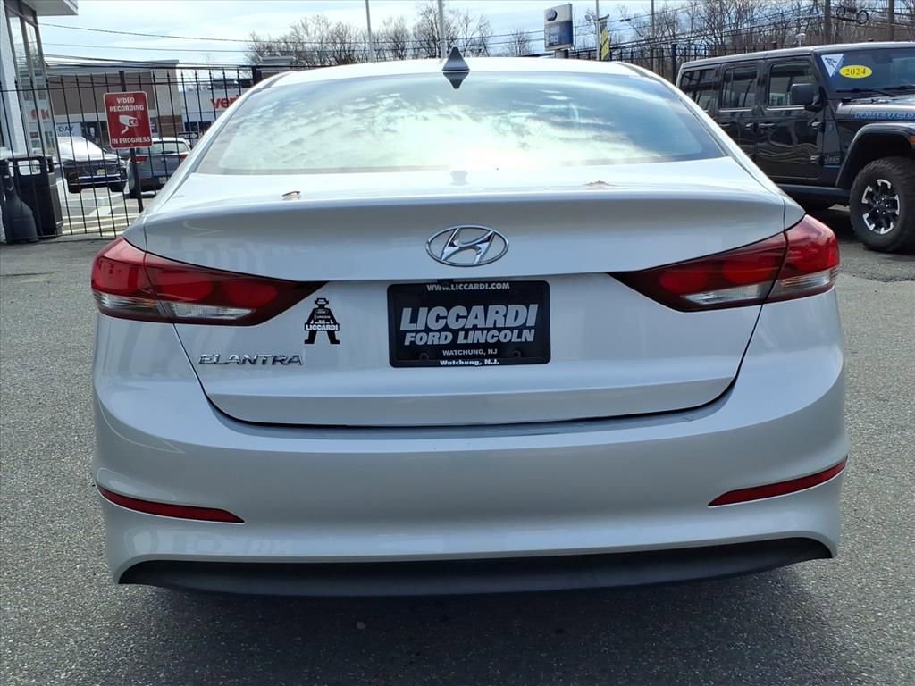 Used 2017 Hyundai Elantra SE FWD image 5