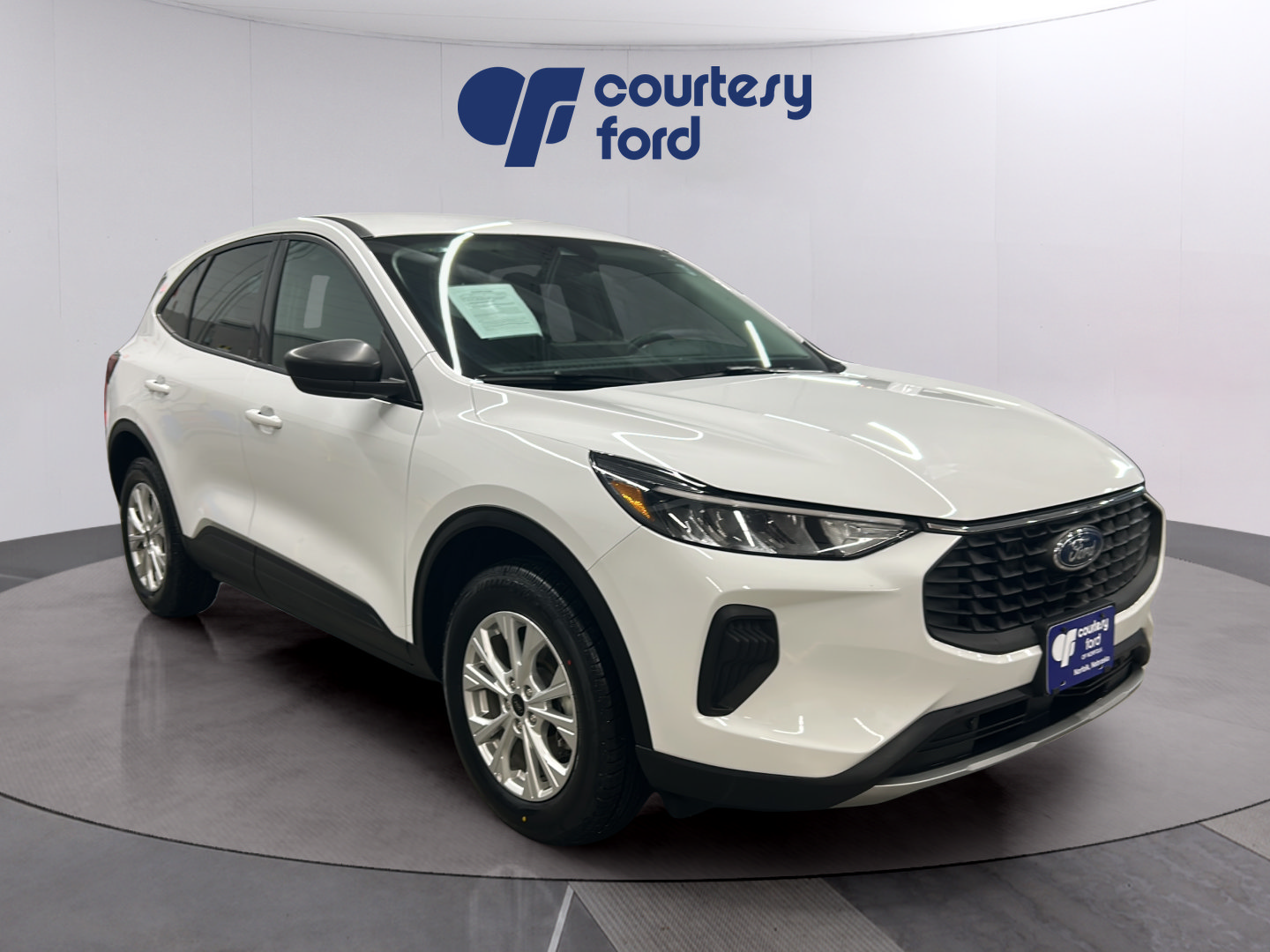 Certified 2025 Ford Escape Active w/ Tech Pack #1 AWD/4WD image 1