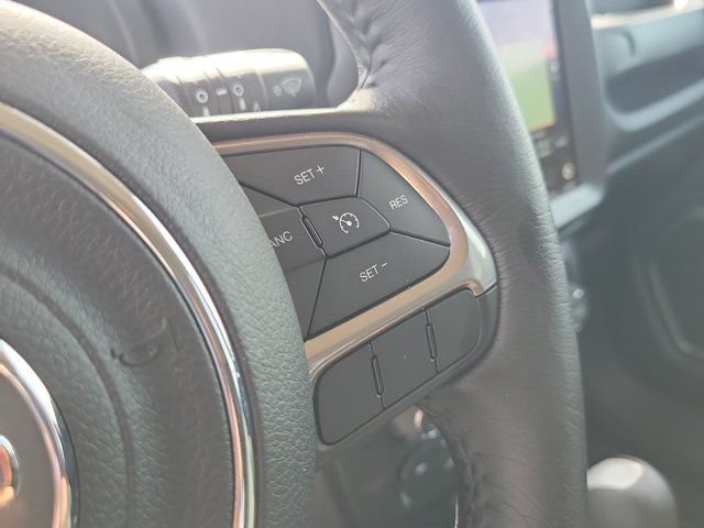 Used 2022 Jeep Renegade Latitude w/ Convenience Group AWD/4WD image 27