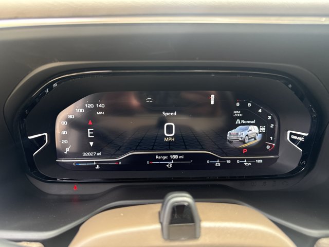 Used 2024 GMC Yukon XL Denali w/ Advanced Technology Package AWD/4WD image 25