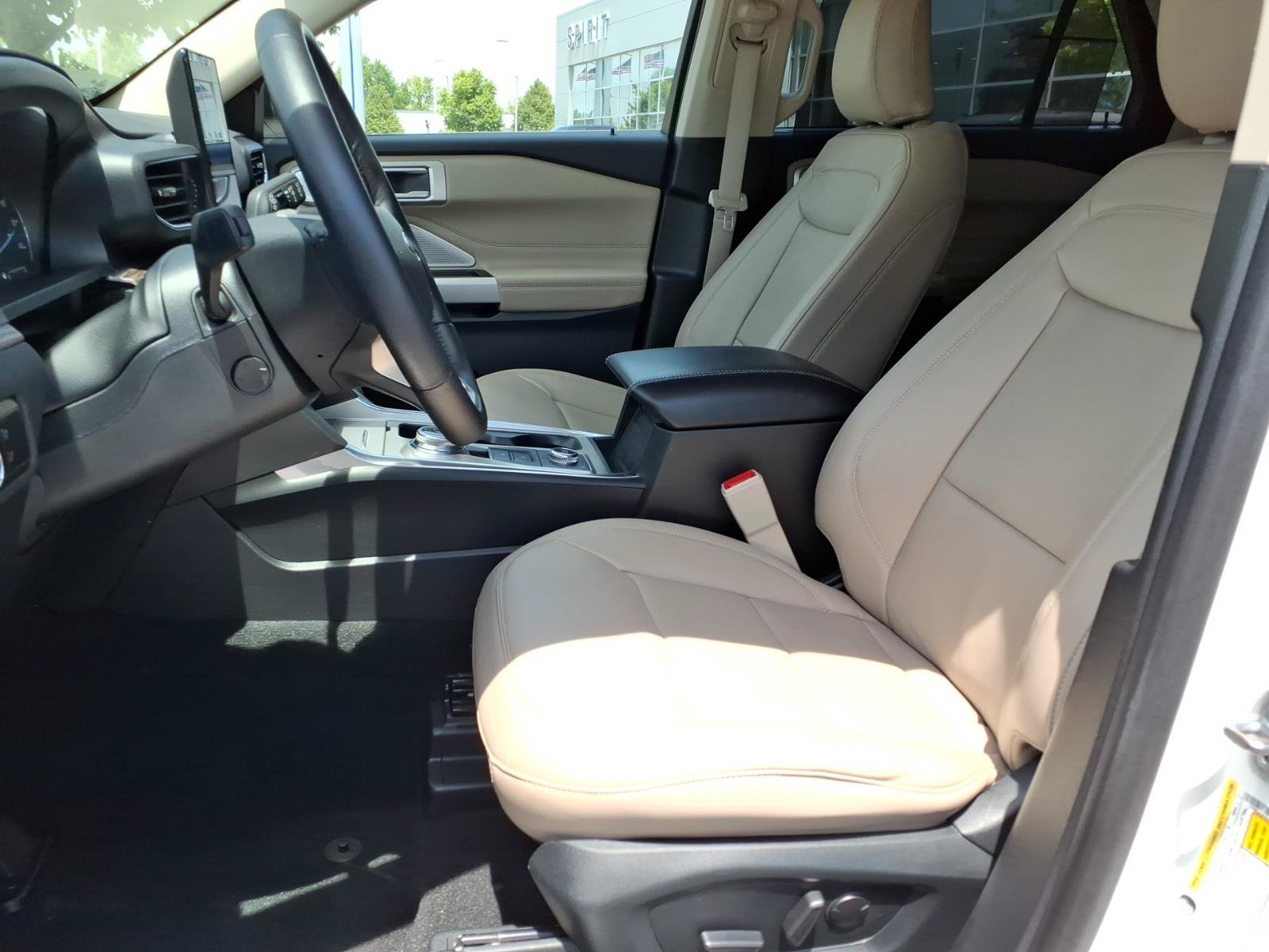 Certified 2023 Ford Explorer Limited w/ Limited Technology Package AWD/4WD image 15