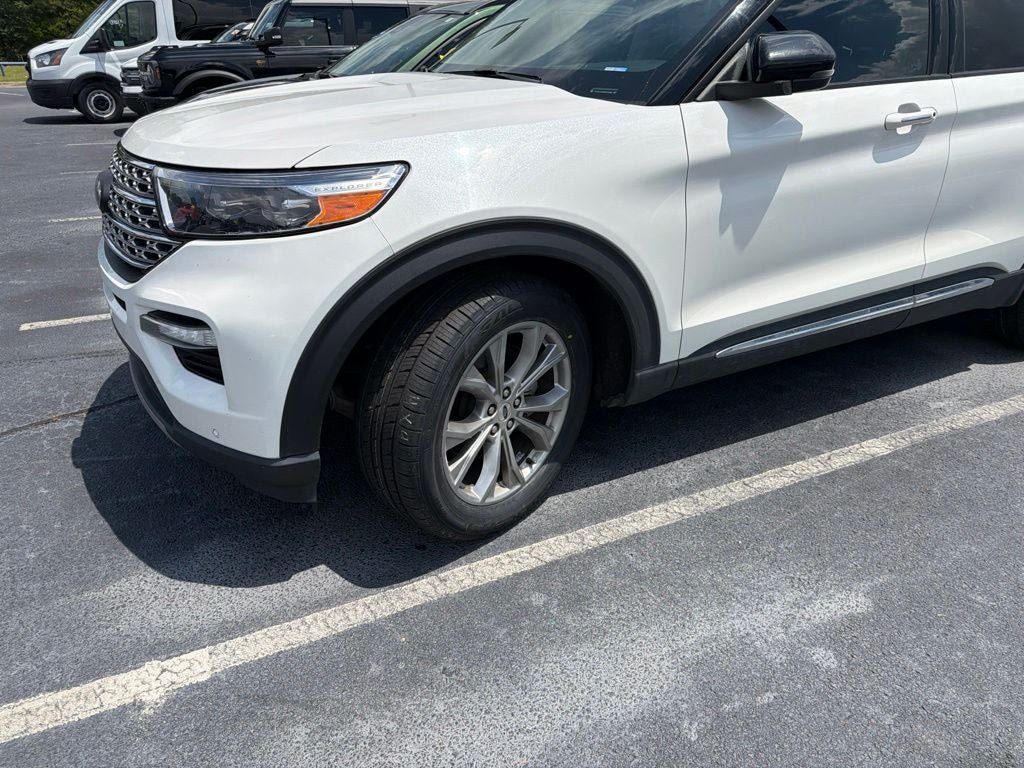 Certified 2021 Ford Explorer Limited w/ Equipment Group 301A RWD image 2