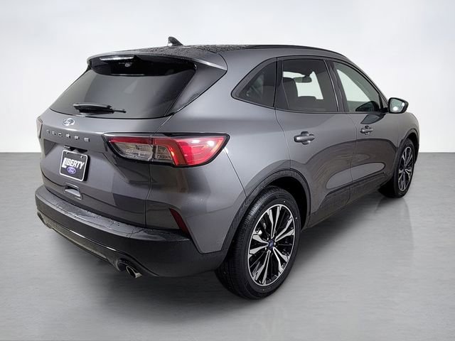 Certified 2022 Ford Escape SE w/ SE Sport Appearance Package FWD image 3