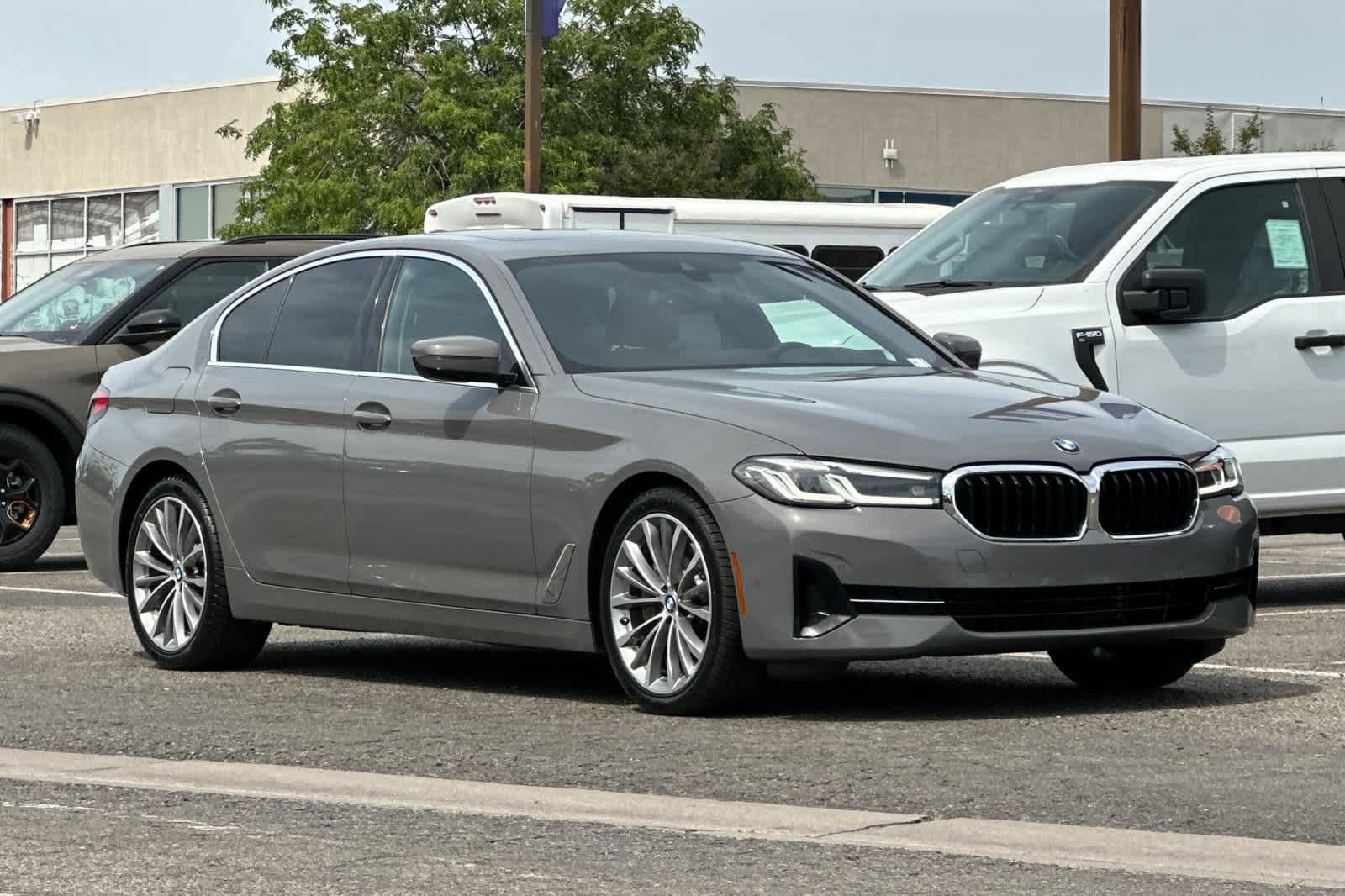 Used 2021 BMW 530i w/ Premium Package RWD image 9
