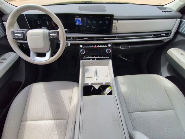 Used 2025 Hyundai Santa Fe SEL image 16