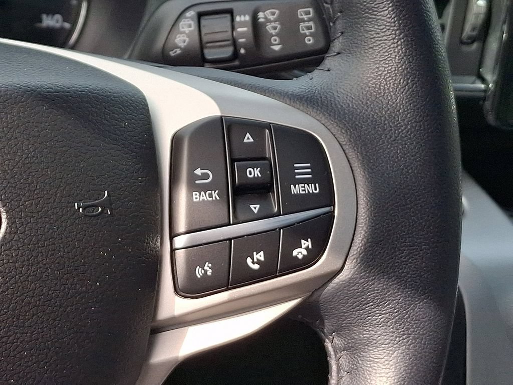 Certified 2022 Ford Explorer XLT w/ Equipment Group 202A AWD/4WD image 24
