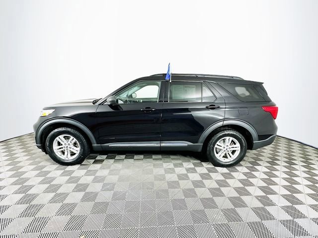 Certified 2022 Ford Explorer XLT w/ Equipment Group 202A image 2