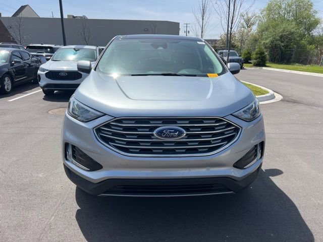 Certified 2022 Ford Edge SEL w/ Convenience Package AWD/4WD image 2