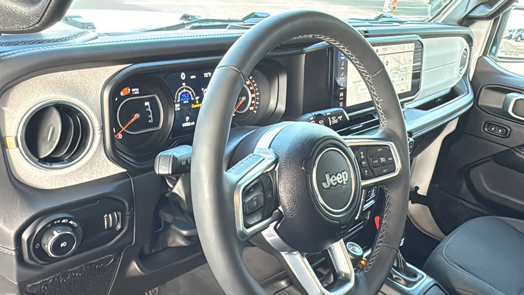 Used 2026 Jeep Wrangler Unlimited Sahara AWD/4WD image 22