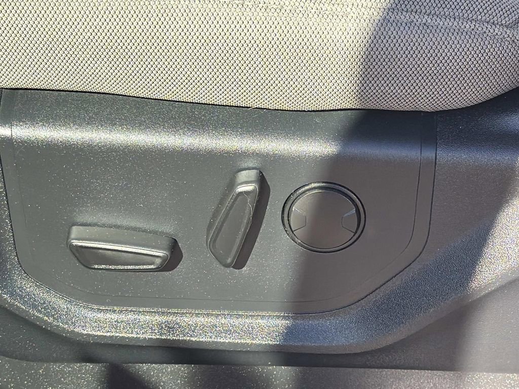 Certified 2019 Ford F150 XLT w/ Equipment Group 302A Luxury image 22