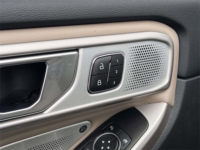 Certified 2023 Ford Explorer Limited w/ Limited Technology Package image 21