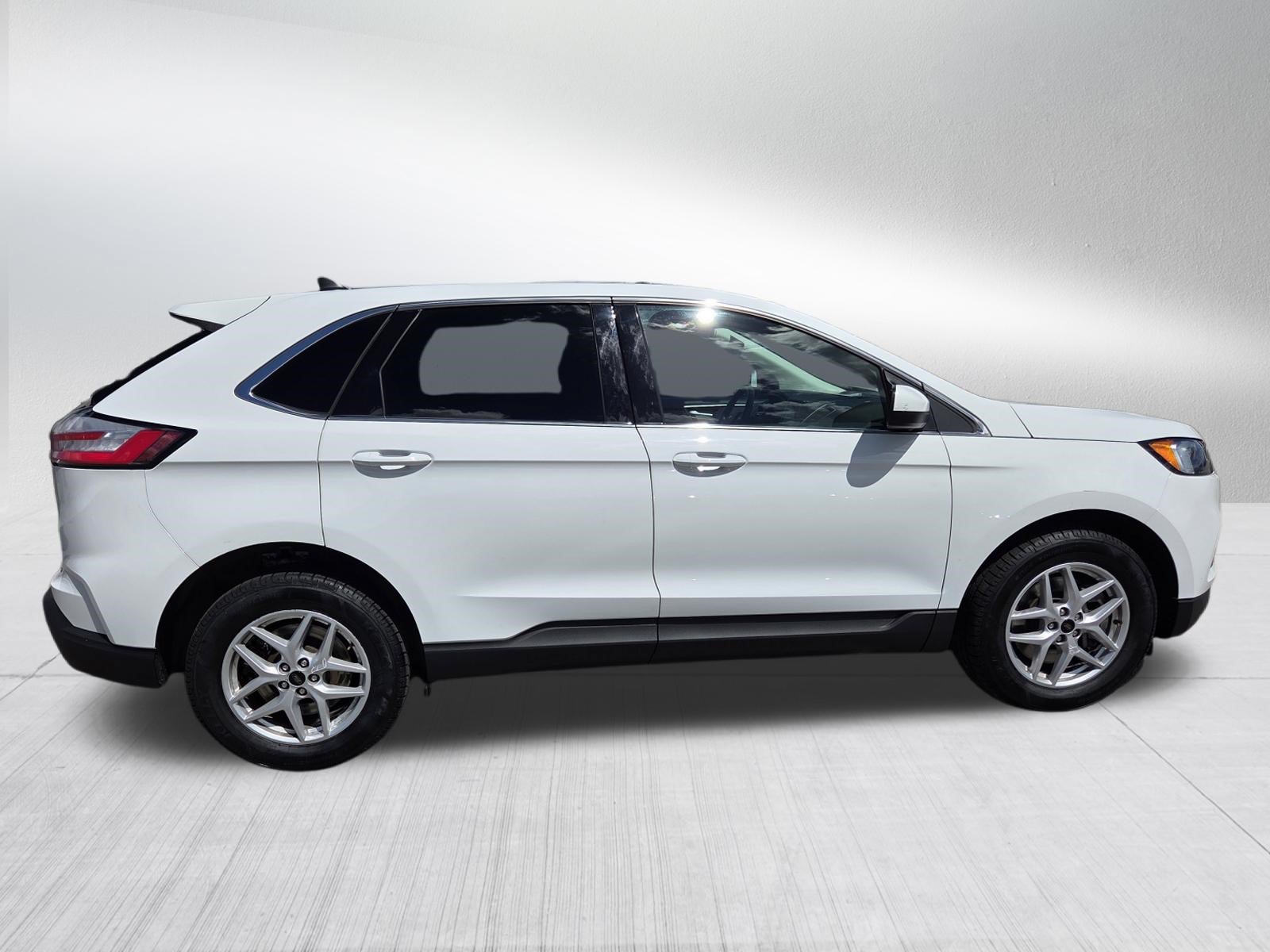 Certified 2024 Ford Edge SEL w/ Convenience Package AWD/4WD image 8
