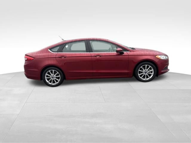 Certified 2017 Ford Fusion SE w/ Fusion SE Technology Package image 5