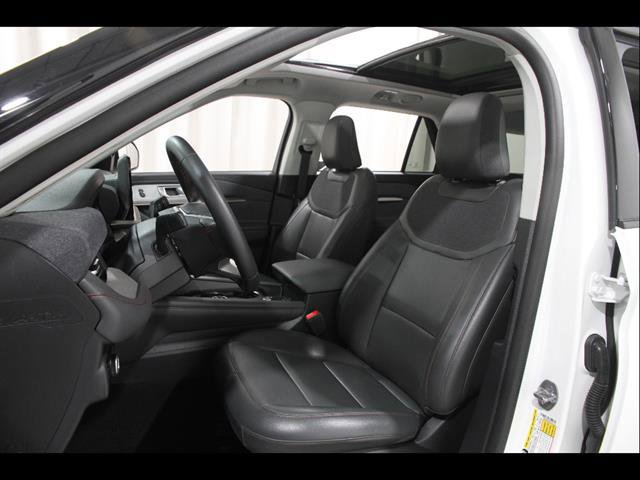 Certified 2025 Ford Explorer Active w/ Active Comfort Package AWD/4WD image 6
