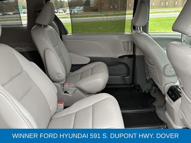 Used 2020 Toyota Sienna XLE image 12
