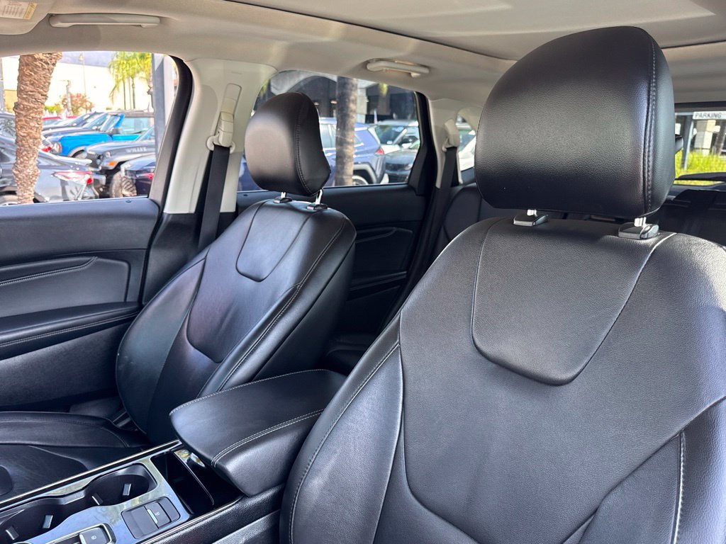 Certified 2019 Ford Edge Titanium FWD image 23
