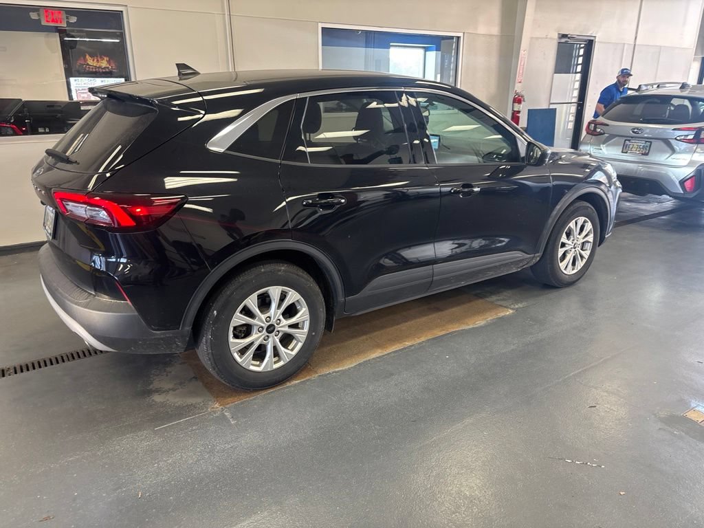 Certified 2024 Ford Escape Active w/ Cold Weather Package FWD image 7