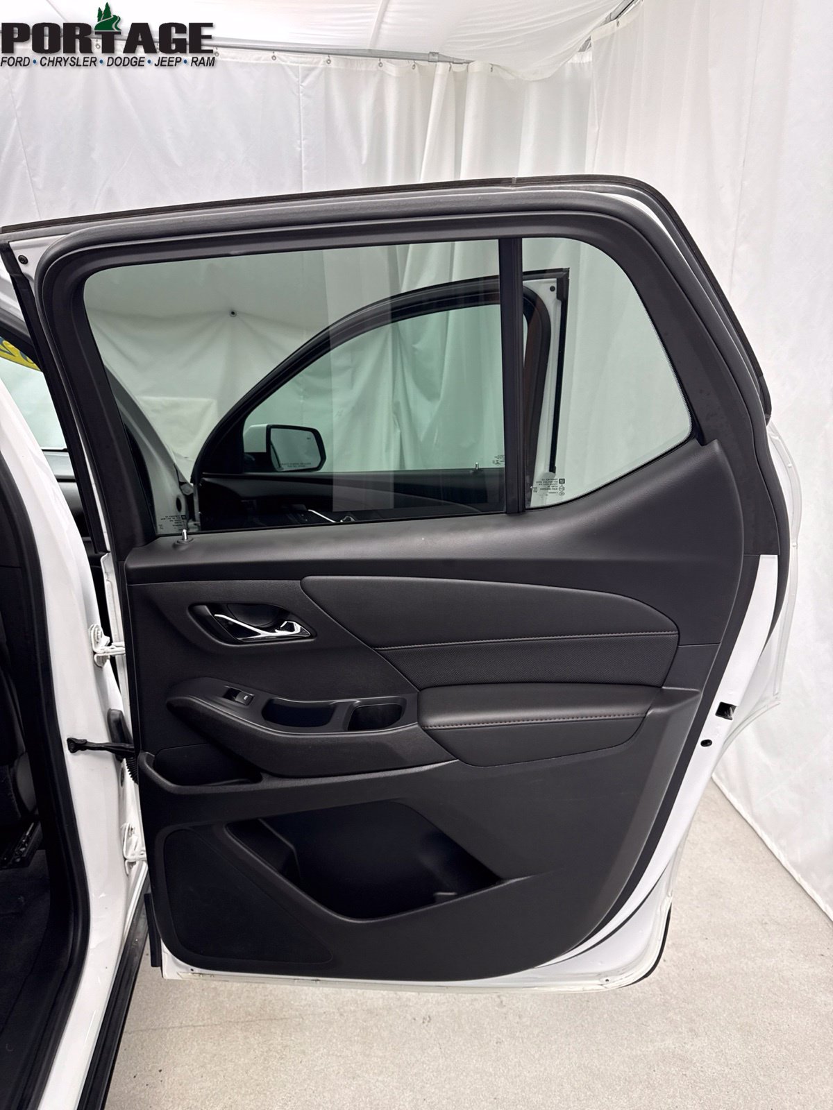 Used 2022 Chevrolet Traverse RS w/ LPO, Floor Liner Package AWD/4WD image 29