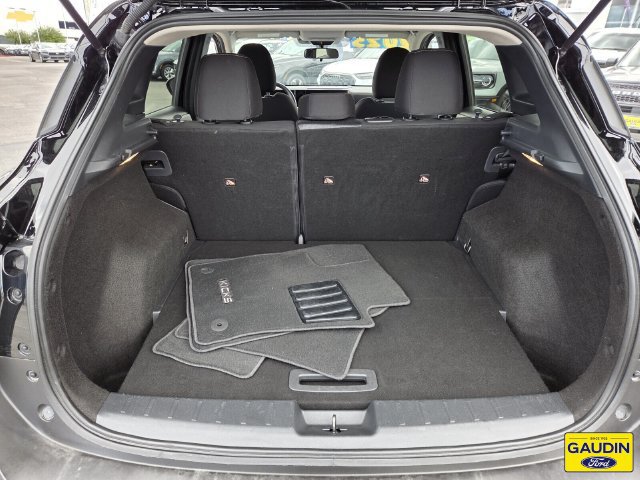 Used 2025 Nissan Kicks SV FWD image 14