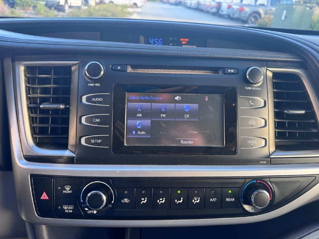 Used 2017 Toyota Highlander LE FWD image 20