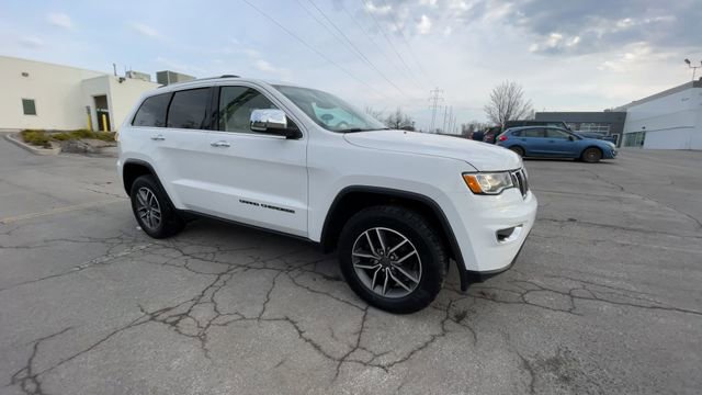 Used 2020 Jeep Grand Cherokee Limited w/ Luxury Group II image 2